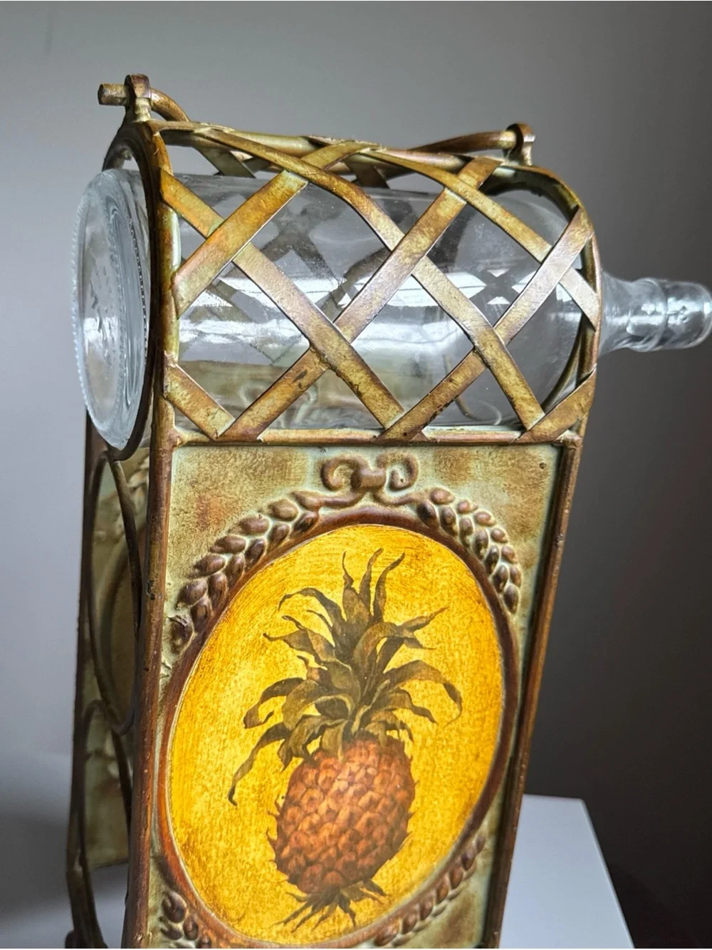 METAL TABLE TOP WINE 3 BOTTLE RACK HOLDER PINEAPPLE DECOR Theme Embossed Rustic